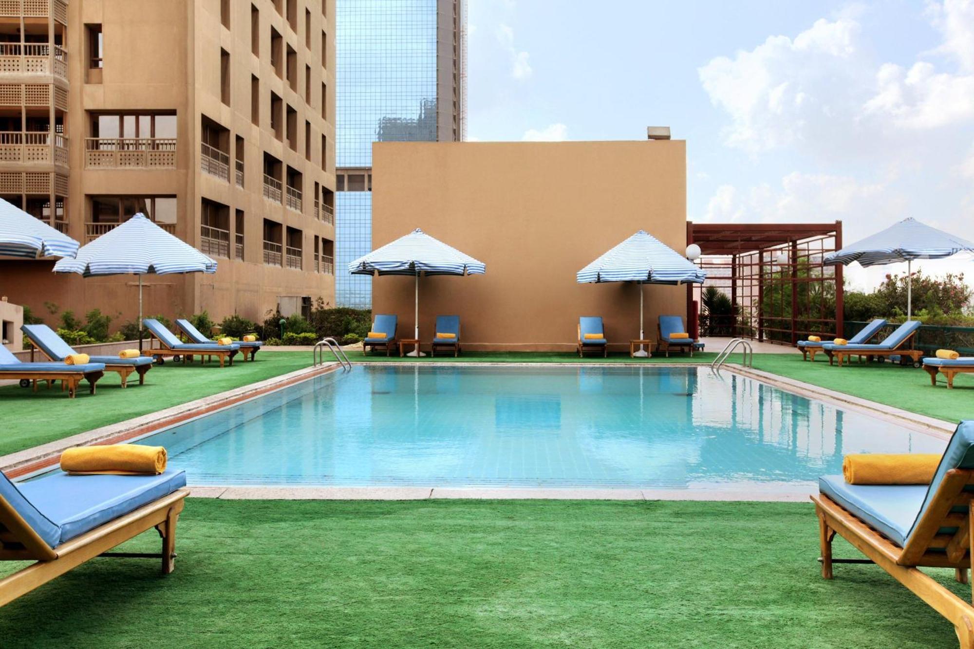 Hotel World Trade Center & Residences Caïro