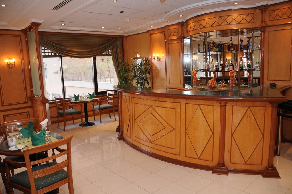 World Trade Center & Residences Hotel 4*