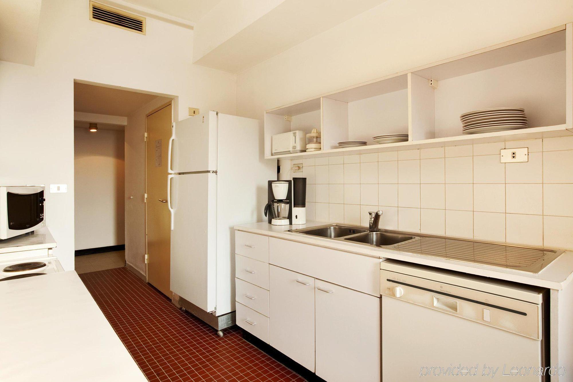 World Trade Center & Residences Hotel 4*
