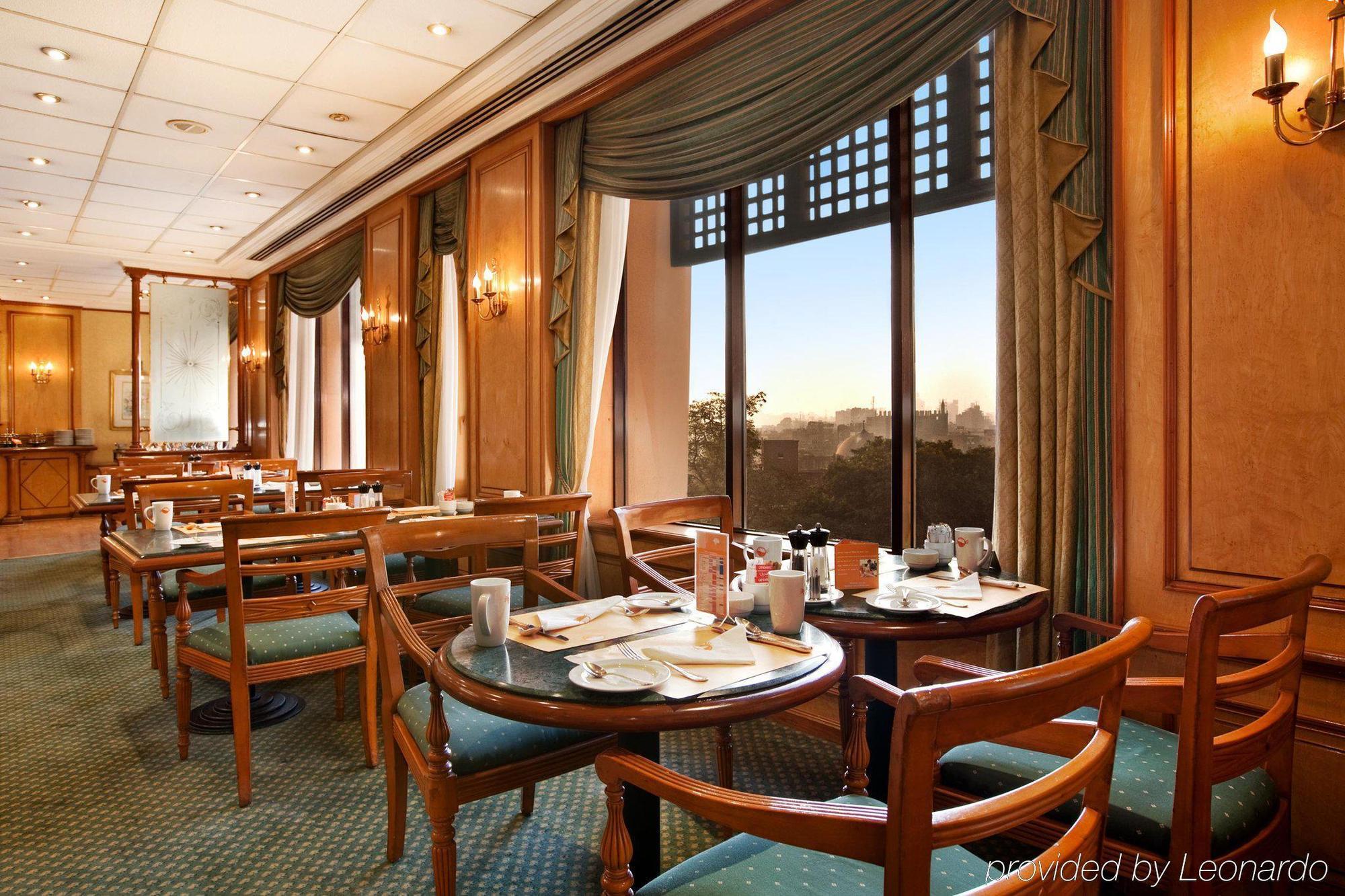 World Trade Center & Residences Hotel 4*