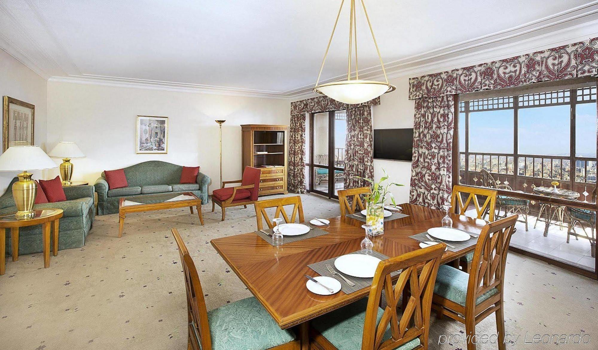 World Trade Center & Residences Hotel 4*