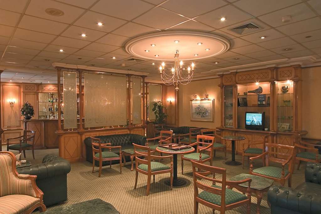 Hotel World Trade Center & Residences 4*
