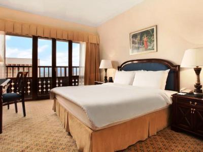 World Trade Center & Residences Hotel 4*
